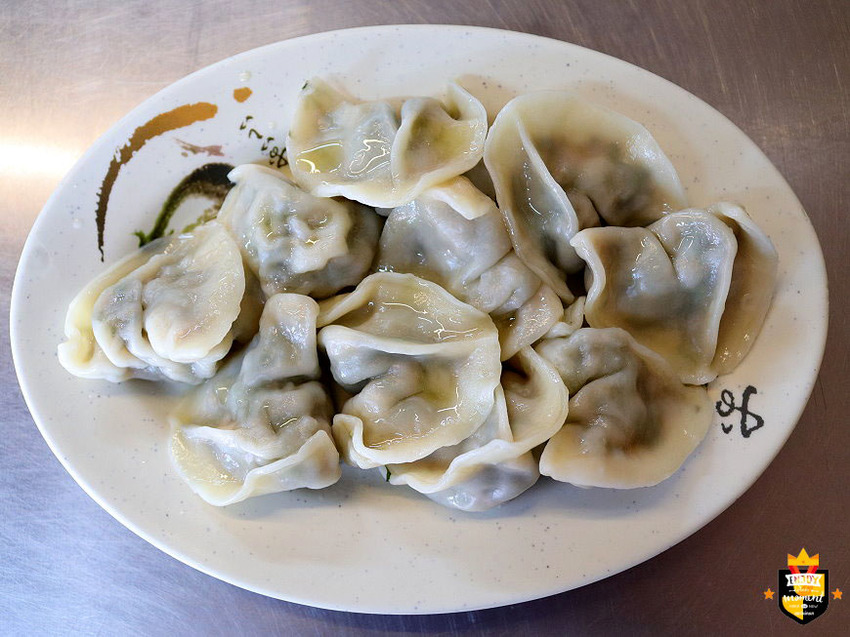 台南水餃店／從網路販售賣到開店面／嚴選食材手工包製／每日限量晚來吃不到／新鮮溫體黑豬後腿肉／獨家創意口味／內餡飽滿用料實在
