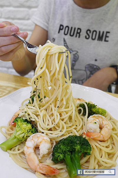 板橋早午餐【杯子貓小餐館&杯子蛋糕】萌系小餐館/板橋美食/板橋下午茶/新埔美食