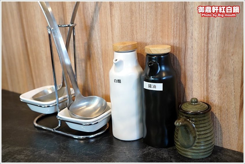 【桃園青埔美食】御鼎軒紅白鍋．自家熬煮湯頭、麻辣鍋!