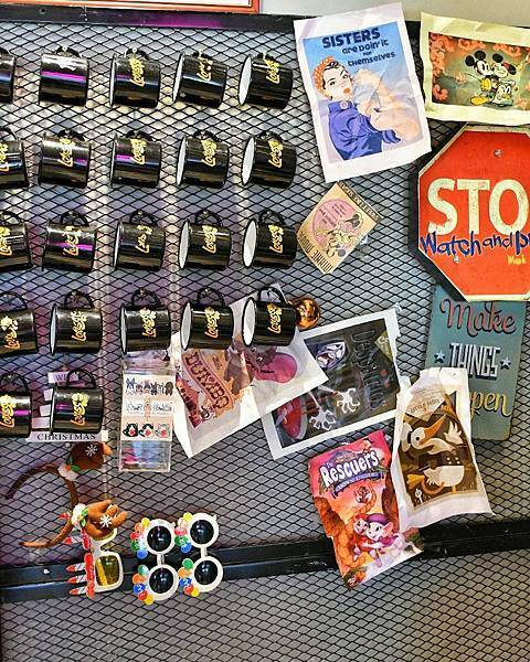 【新北板橋】樂漢堡美式餐廳 LOVSS BURGER，板橋車站美式餐廳，客製化漢堡搭配，手工漢堡排，自製醬料