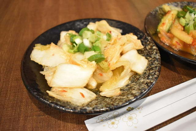 大里拉麵推薦。#兆曜日式拉麵·丼飯。史上最具浮誇的巨無霸清燉蛤蜊鯛魚拉麵，湯頭鮮甜又清爽。口味選擇多樣化，內用可享免費加麵一次