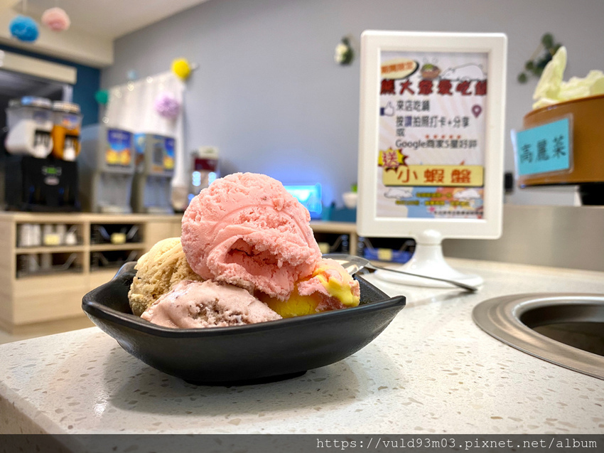 新竹美食。吃 | 熊大爺愛吃鍋‧迴轉火鍋 | 新竹竹北火鍋吃到飽。熊量新鮮食材自己選。無限量肉類吃到飽任你吃。火鍋控趕緊手刀吃起來 (已歇業)