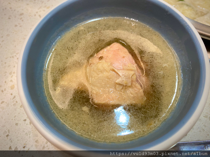 新竹美食。吃 | 熊大爺愛吃鍋‧迴轉火鍋 | 新竹竹北火鍋吃到飽。熊量新鮮食材自己選。無限量肉類吃到飽任你吃。火鍋控趕緊手刀吃起來 (已歇業)