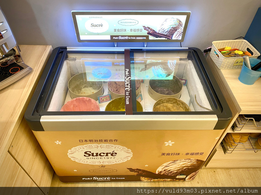 新竹美食。吃 | 熊大爺愛吃鍋‧迴轉火鍋 | 新竹竹北火鍋吃到飽。熊量新鮮食材自己選。無限量肉類吃到飽任你吃。火鍋控趕緊手刀吃起來 (已歇業)