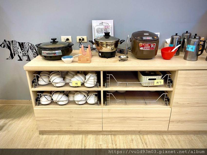 新竹美食。吃 | 熊大爺愛吃鍋‧迴轉火鍋 | 新竹竹北火鍋吃到飽。熊量新鮮食材自己選。無限量肉類吃到飽任你吃。火鍋控趕緊手刀吃起來 (已歇業)