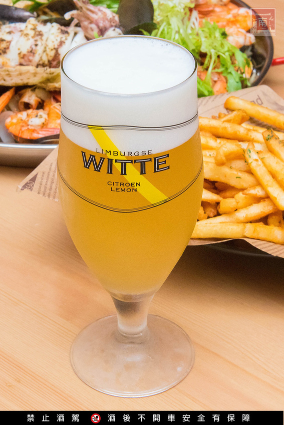 【台南美食】比臉大的海鮮燉飯讓你吃飽飽｜義式結合台式餐酒館料理｜經典台啤燉雞｜度小月海鮮義大利麵｜紹興雞翅｜生日訂位還送壽星禮~~沃野18 - 南人幫