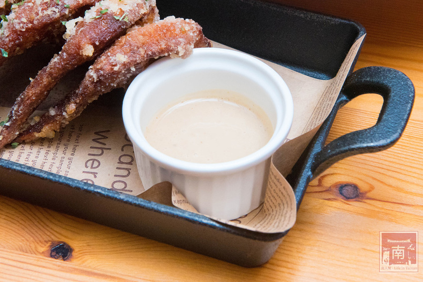 【台南美食】比臉大的海鮮燉飯讓你吃飽飽｜義式結合台式餐酒館料理｜經典台啤燉雞｜度小月海鮮義大利麵｜紹興雞翅｜生日訂位還送壽星禮~~沃野18 - 南人幫