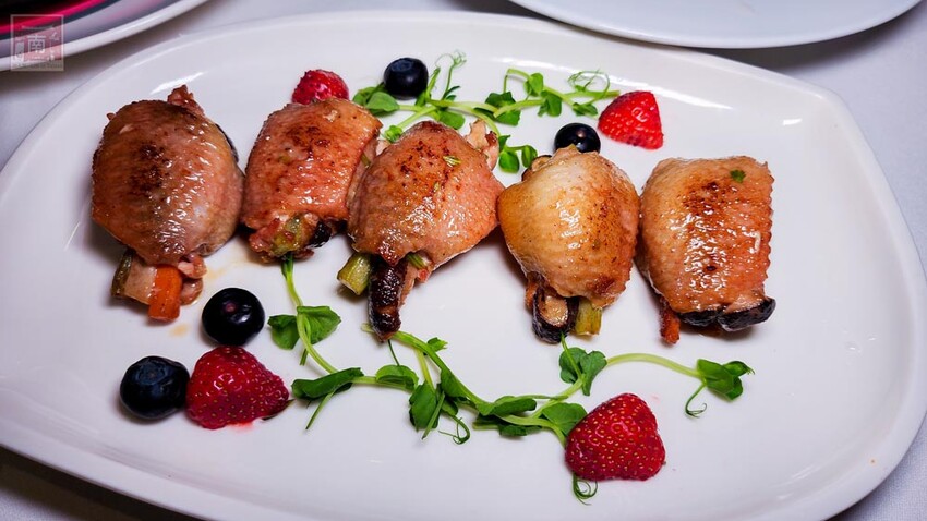 【臺南美食】“復刻老粵菜”經典再現，香港籍袁東海主廚重新演繹幾近失傳的廣東老菜，美極龍穿鳳翼、吊片蒸手剁肉餅、白雪藏龍等，每道160元起~彩豐樓粵式餐廳  - 南人幫