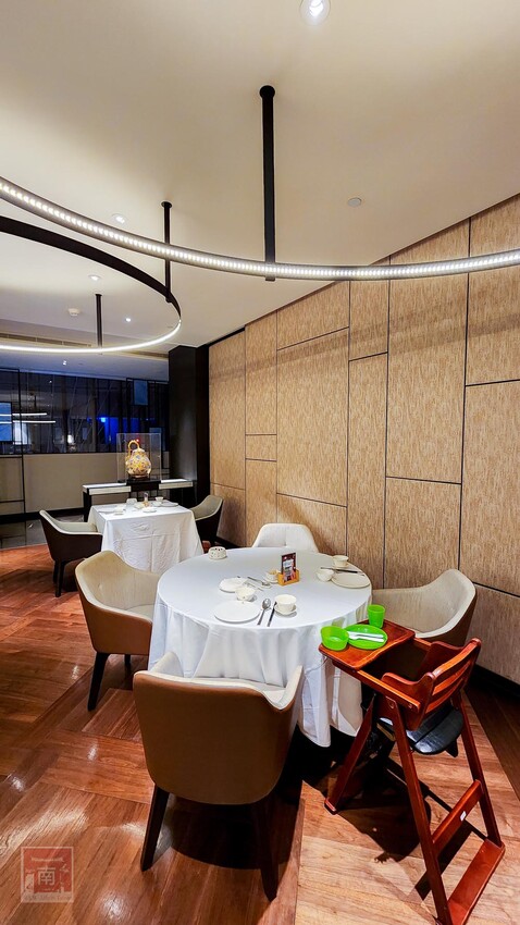 【臺南美食】“復刻老粵菜”經典再現，香港籍袁東海主廚重新演繹幾近失傳的廣東老菜，美極龍穿鳳翼、吊片蒸手剁肉餅、白雪藏龍等，每道160元起~彩豐樓粵式餐廳  - 南人幫