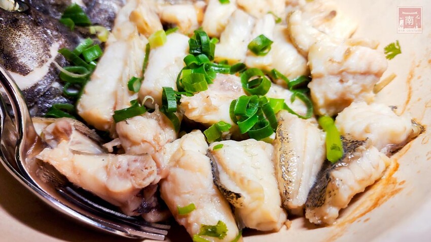 【臺南美食】“復刻老粵菜”經典再現，香港籍袁東海主廚重新演繹幾近失傳的廣東老菜，美極龍穿鳳翼、吊片蒸手剁肉餅、白雪藏龍等，每道160元起~彩豐樓粵式餐廳  - 南人幫