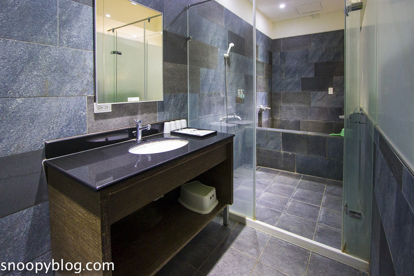 【礁溪親子住宿】艾玹爾飯店集團｜礁溪多愛溫泉會館～超可愛溜滑梯親子房、客房內有大湯池可享受美人湯，步行5分鐘就到湯圍溝公園