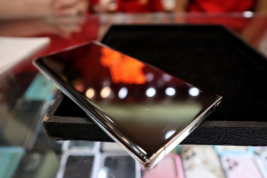 【新竹包膜】膜幻鎂機|Note10升級UV膠玻璃保貼、精準手工包膜體驗