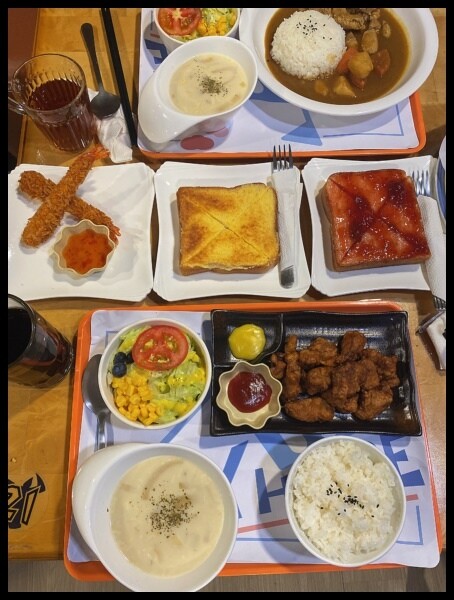 【台中桌遊推薦】暑假寶貝聚會不無聊【快樂小屋 桌上遊戲主題餐廳】進化全新空間,引進最讚的KTV設備,除了