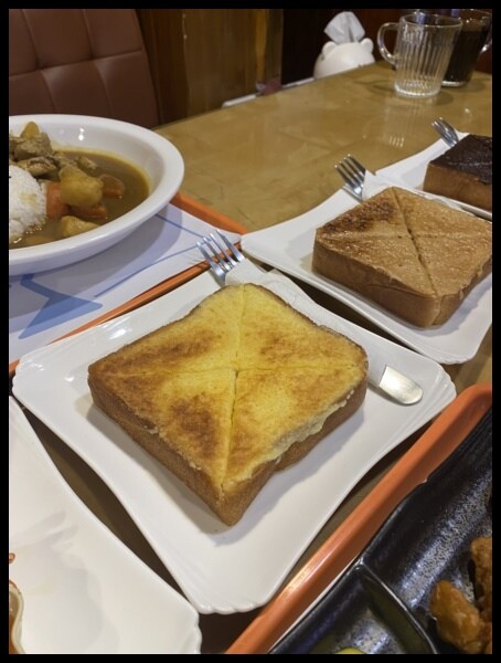 【台中桌遊推薦】暑假寶貝聚會不無聊【快樂小屋 桌上遊戲主題餐廳】進化全新空間,引進最讚的KTV設備,除了