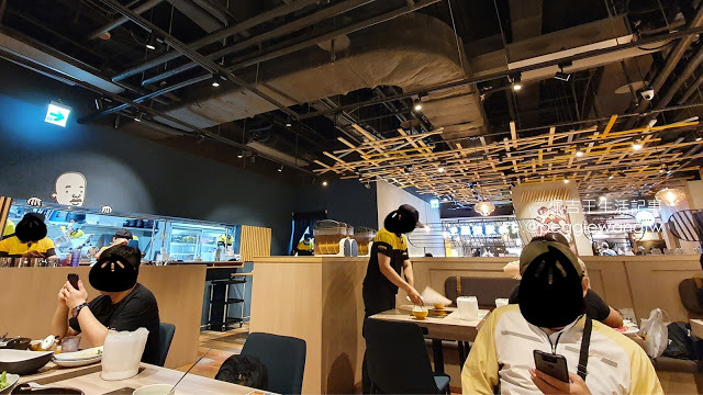 雞湯大叔信義店:網路超人氣火鍋店!平價實惠、五星級食材的白蘭地雞湯 為湯控而生的法式燒酒雞︱台北火鍋推薦、誠品信義美食