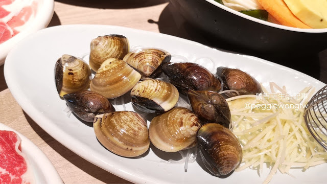 雞湯大叔信義店:網路超人氣火鍋店!平價實惠、五星級食材的白蘭地雞湯 為湯控而生的法式燒酒雞︱台北火鍋推薦、誠品信義美食