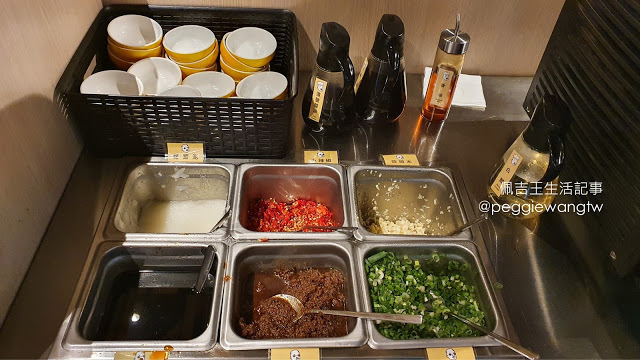 雞湯大叔信義店:網路超人氣火鍋店!平價實惠、五星級食材的白蘭地雞湯 為湯控而生的法式燒酒雞︱台北火鍋推薦、誠品信義美食