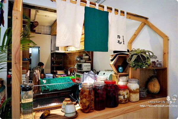 花毛かき氷喫茶 台中南屯冰店 冰品店 雪花冰 台中冰淇淋推薦 刨冰黎明新村 文青冰果室 台ˊ翁冰店 荔枝 芒果 抹茶 網美冰品DSC00447.JPG