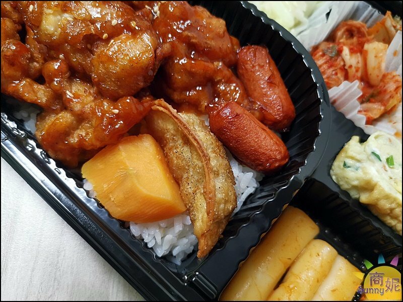 豬對有外帶。台中防疫便當滿滿料超划算!現烤燒肉加上9種配菜CP值爆表-商妮吃喝遊樂