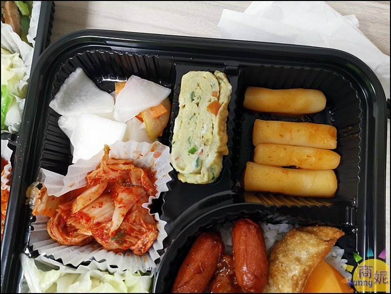 豬對有外帶。台中防疫便當滿滿料超划算!現烤燒肉加上9種配菜CP值爆表-商妮吃喝遊樂