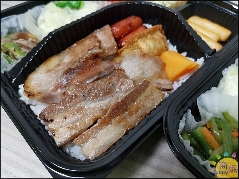 豬對有外帶。台中防疫便當滿滿料超划算!現烤燒肉加上9種配菜CP值爆表-商妮吃喝遊樂