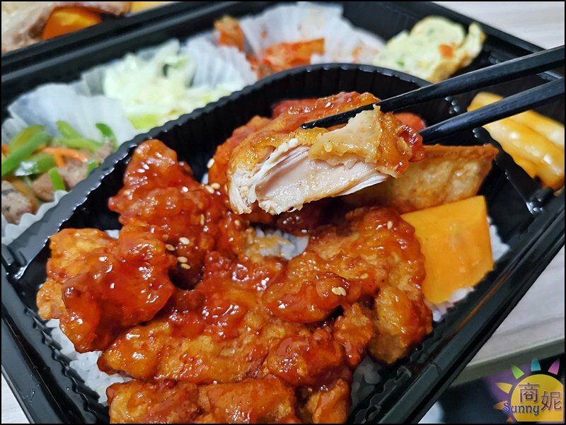 豬對有外帶。台中防疫便當滿滿料超划算!現烤燒肉加上9種配菜CP值爆表-商妮吃喝遊樂