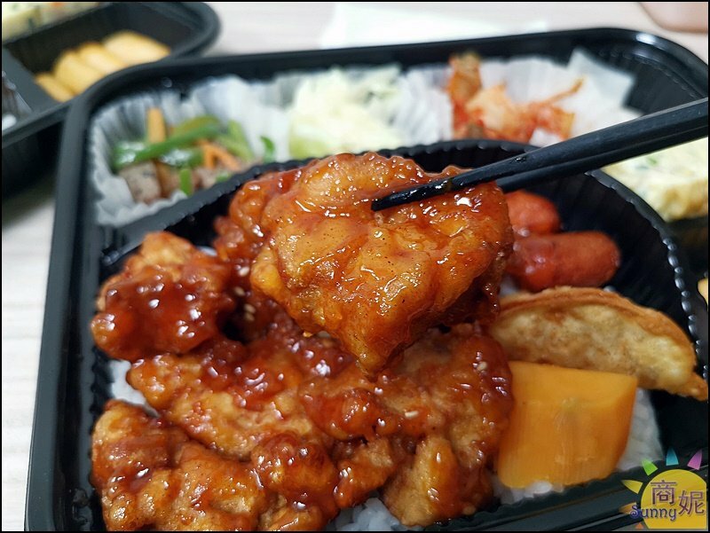 豬對有外帶。台中防疫便當滿滿料超划算!現烤燒肉加上9種配菜CP值爆表-商妮吃喝遊樂