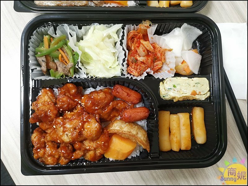 豬對有外帶。台中防疫便當滿滿料超划算!現烤燒肉加上9種配菜CP值爆表-商妮吃喝遊樂