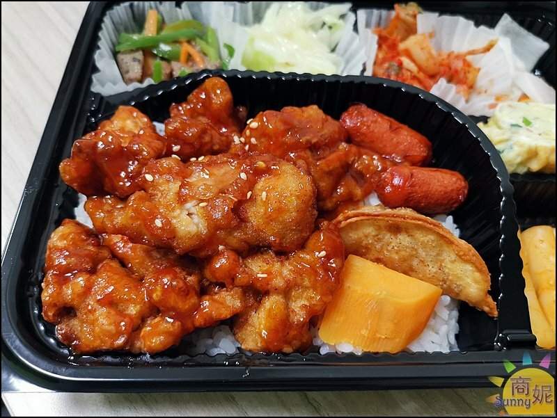 豬對有外帶。台中防疫便當滿滿料超划算!現烤燒肉加上9種配菜CP值爆表-商妮吃喝遊樂