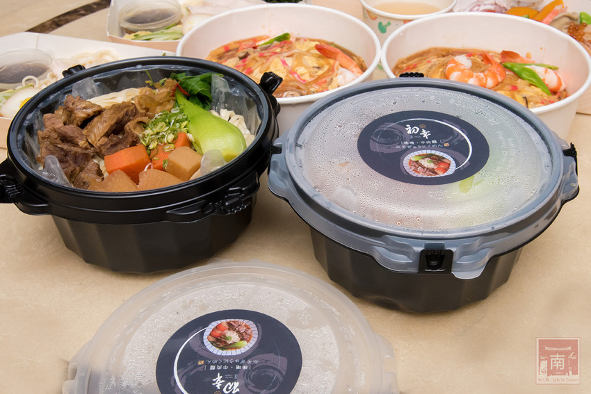 【臺南美食】海味十足的北海道烏賊飯｜外帶外送限定款餐點｜加入會員送200元折價券｜飯店主廚的日料餐廳｜日式便當｜中華料理~~初幸居食屋 - 南人幫