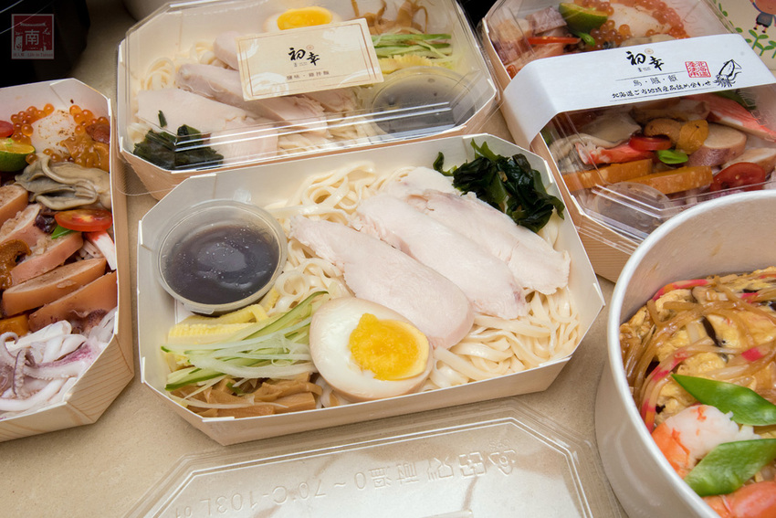 【臺南美食】海味十足的北海道烏賊飯｜外帶外送限定款餐點｜加入會員送200元折價券｜飯店主廚的日料餐廳｜日式便當｜中華料理~~初幸居食屋 - 南人幫