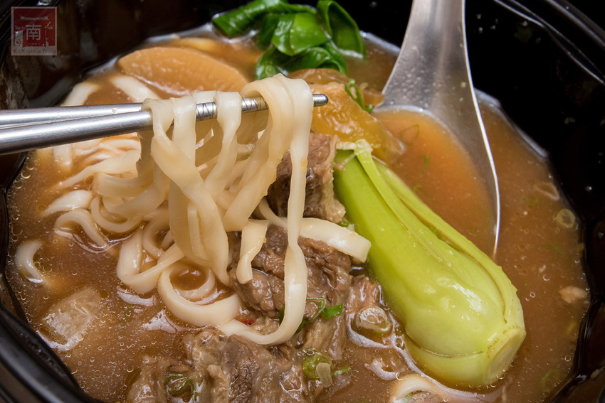 【臺南美食】海味十足的北海道烏賊飯｜外帶外送限定款餐點｜加入會員送200元折價券｜飯店主廚的日料餐廳｜日式便當｜中華料理~~初幸居食屋 - 南人幫