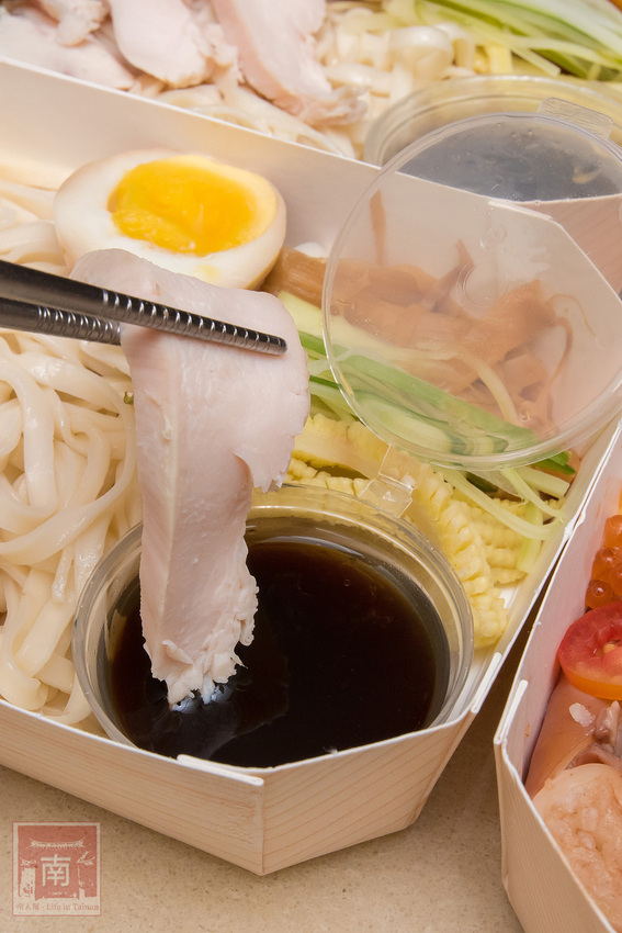 【臺南美食】海味十足的北海道烏賊飯｜外帶外送限定款餐點｜加入會員送200元折價券｜飯店主廚的日料餐廳｜日式便當｜中華料理~~初幸居食屋 - 南人幫