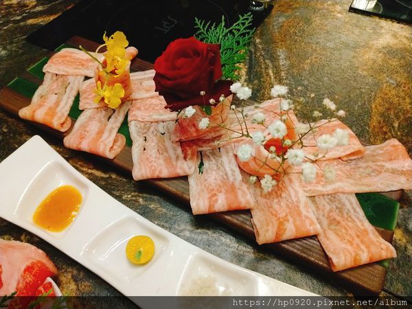 【捷運中山國中站】喜園火鍋~民生店浪漫開幕，紫藤花系美拍約會聖地，法式悠閒下午茶風飄進有機火鍋店！日本和牛、海鮮吃到飽持續夯燒，開幕活動送不完~