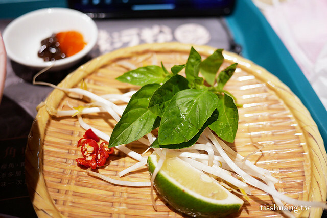 越南飛機河粉｜台北車站新光三越站前店｜道地好吃的越南小吃