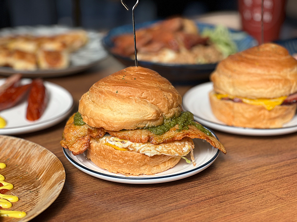 【龜山早午餐】來吃早餐龜山店 x 每桌必點招牌炒麵!還有酥皮