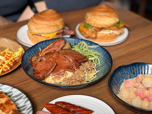 【龜山早午餐】來吃早餐龜山店 x 每桌必點招牌炒麵!還有酥皮