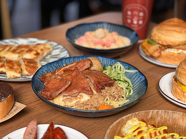 【龜山早午餐】來吃早餐龜山店 x 每桌必點招牌炒麵!還有酥皮
