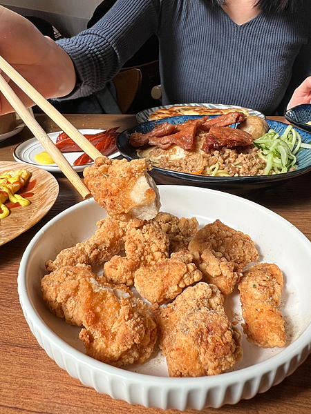 【龜山早午餐】來吃早餐龜山店 x 每桌必點招牌炒麵!還有酥皮