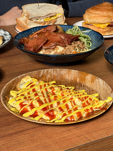 【龜山早午餐】來吃早餐龜山店 x 每桌必點招牌炒麵!還有酥皮