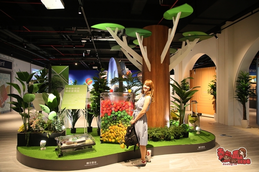 【台南景點】全台第一間以行李箱為主題的觀光工廠!這裡不只能開遊艇,還能環遊世界:萬國通路創意觀光工廠 - 熱血玩台南。跳躍新世界