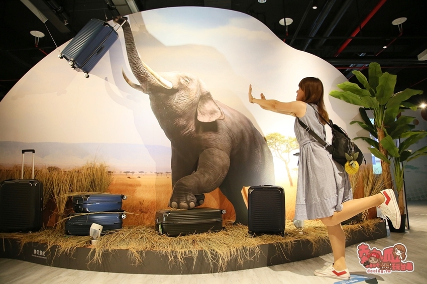 【台南景點】全台第一間以行李箱為主題的觀光工廠!這裡不只能開遊艇,還能環遊世界:萬國通路創意觀光工廠 - 熱血玩台南。跳躍新世界