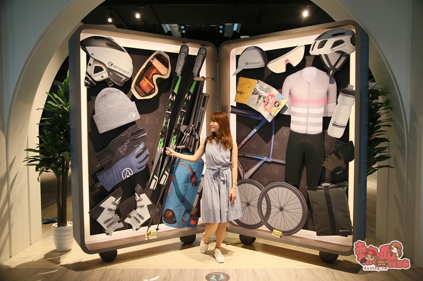 【台南景點】全台第一間以行李箱為主題的觀光工廠!這裡不只能開遊艇,還能環遊世界:萬國通路創意觀光工廠 - 熱血玩台南。跳躍新世界