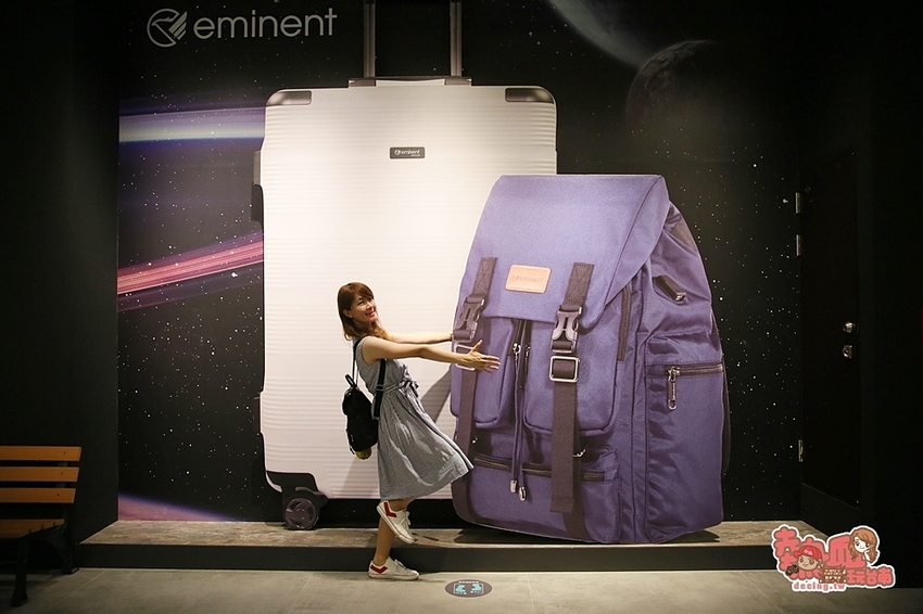 【台南景點】全台第一間以行李箱為主題的觀光工廠!這裡不只能開遊艇,還能環遊世界:萬國通路創意觀光工廠 - 熱血玩台南。跳躍新世界