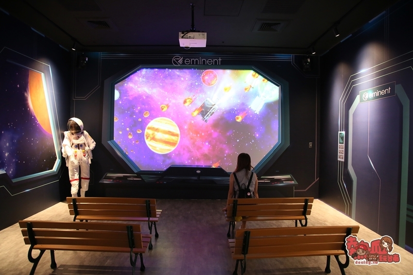 【台南景點】全台第一間以行李箱為主題的觀光工廠!這裡不只能開遊艇,還能環遊世界:萬國通路創意觀光工廠 - 熱血玩台南。跳躍新世界