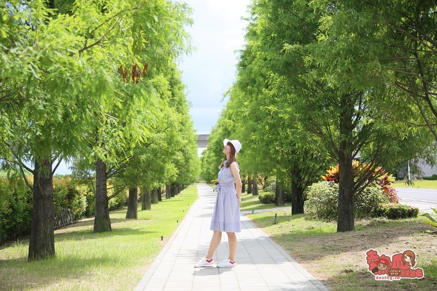 【台南景點】全台第一間以行李箱為主題的觀光工廠!這裡不只能開遊艇,還能環遊世界:萬國通路創意觀光工廠 - 熱血玩台南。跳躍新世界