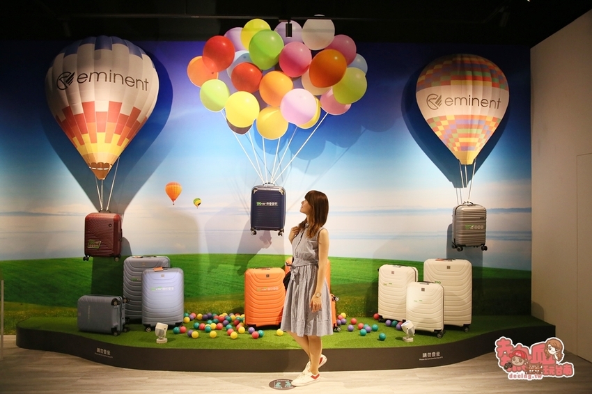 【台南景點】全台第一間以行李箱為主題的觀光工廠!這裡不只能開遊艇,還能環遊世界:萬國通路創意觀光工廠 - 熱血玩台南。跳躍新世界