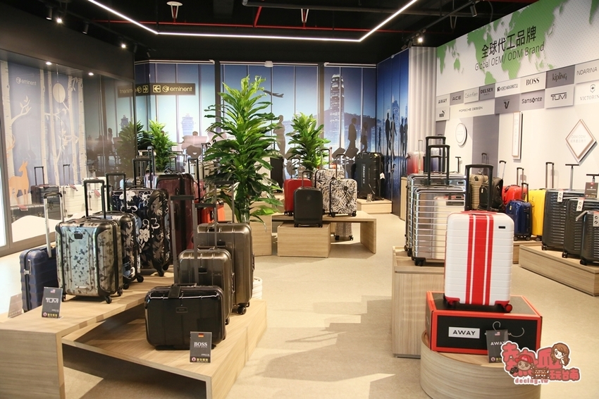 【台南景點】全台第一間以行李箱為主題的觀光工廠!這裡不只能開遊艇,還能環遊世界:萬國通路創意觀光工廠 - 熱血玩台南。跳躍新世界