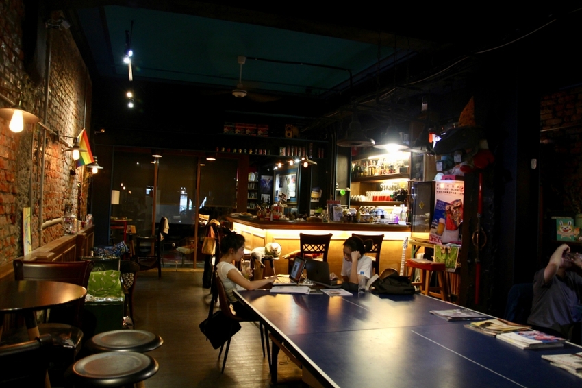 台北中山商圈咖啡廳1+1 Together Republic 寵物友善、獨立包廂 慵懶放鬆的小空間