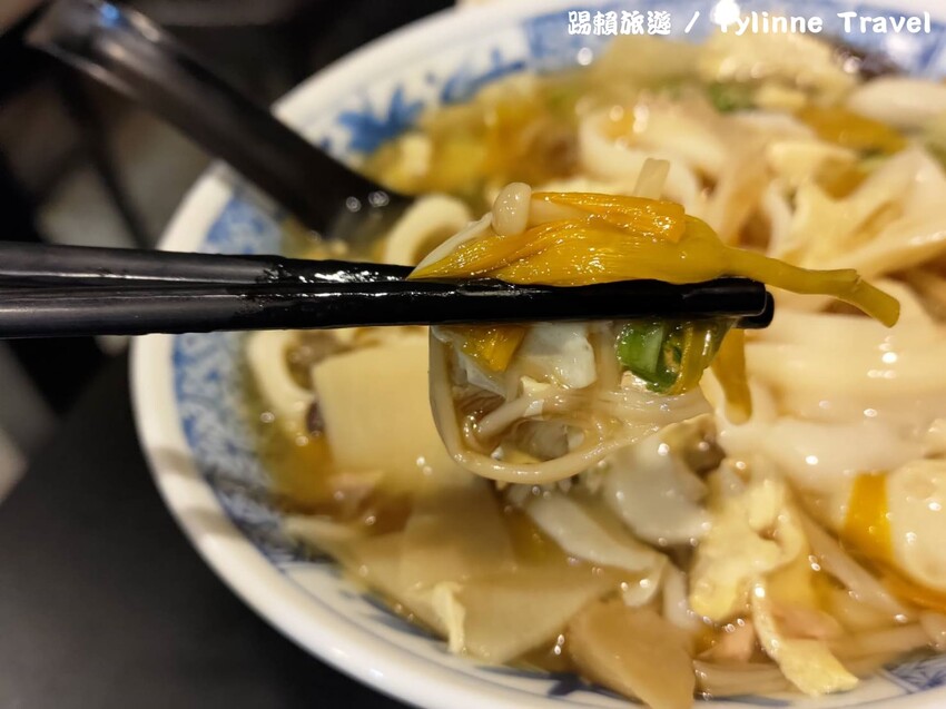 台北市大安區【台北美食】牛老大麵館,招牌刀削麵料多實在 | 師大夜市美食 | 師範大學 | 大安美食 | 台電大樓美食推薦